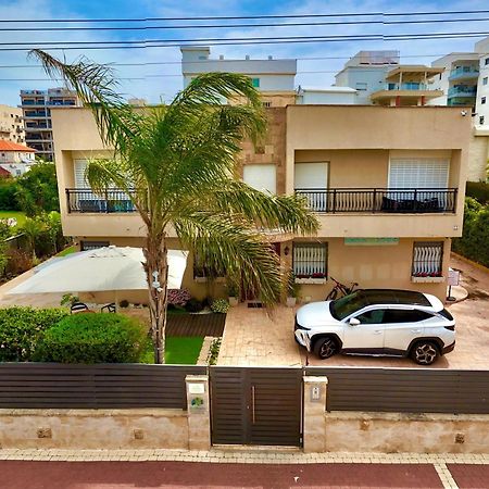 Sokolov Vacation Boutique Apartments By The Sea In Nahariya Bagian luar foto